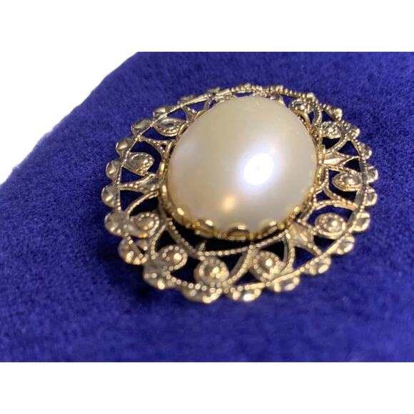 Goldtone Filigree Brooch Pin Oval Faux Pearl - Picture 6 of 8